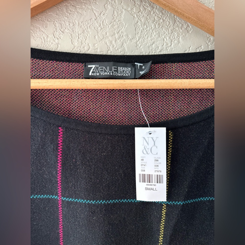 🆕 New York & Company Plaid Sweater Top | S - Picture 4 of 7
